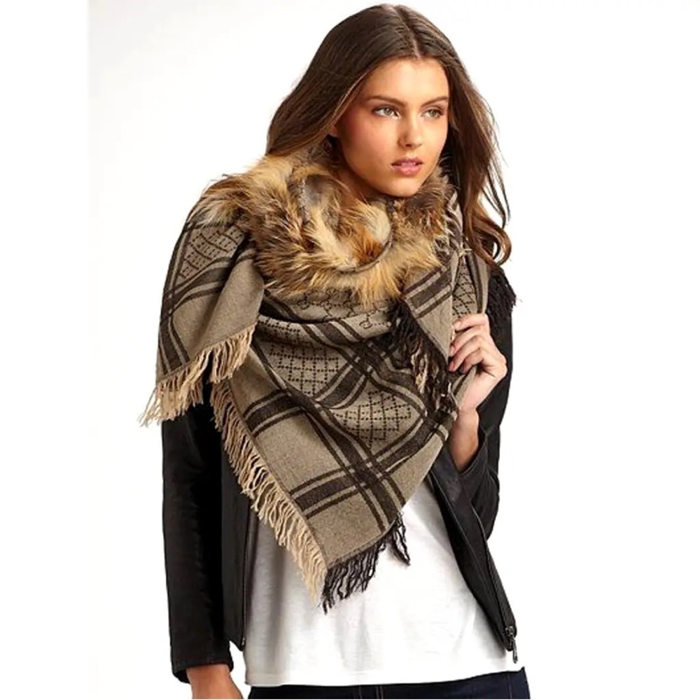 Gucci FW 2007 Fur Monogram Wool/Silk Scarf by Frida Giannini